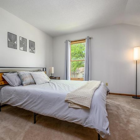 Family Friendly And Quite 2 Bedroom Condo Close To Fun Fort Wayne Exterior photo