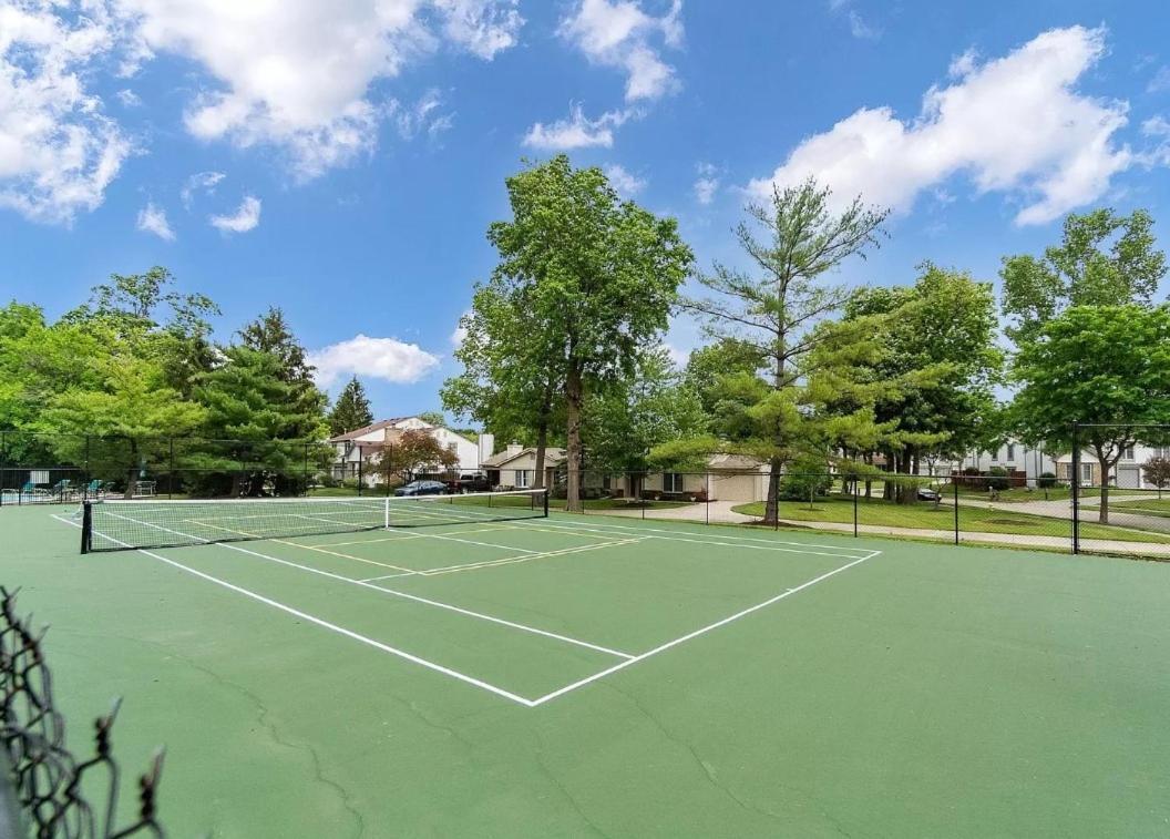 Family Friendly And Quite 2 Bedroom Condo Close To Fun Fort Wayne Exterior photo