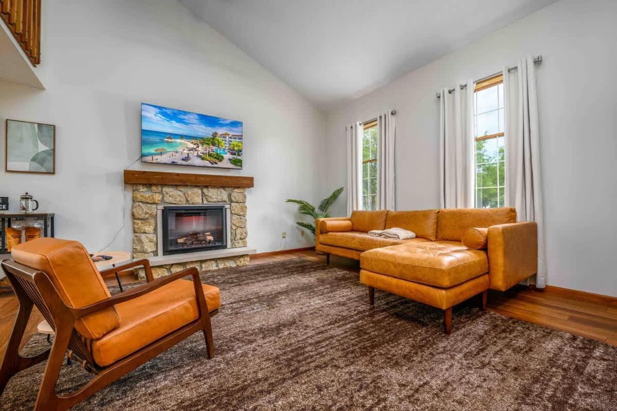 Family Friendly And Quite 2 Bedroom Condo Close To Fun Fort Wayne Exterior photo