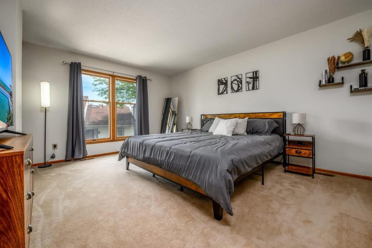 Family Friendly And Quite 2 Bedroom Condo Close To Fun Fort Wayne Exterior photo